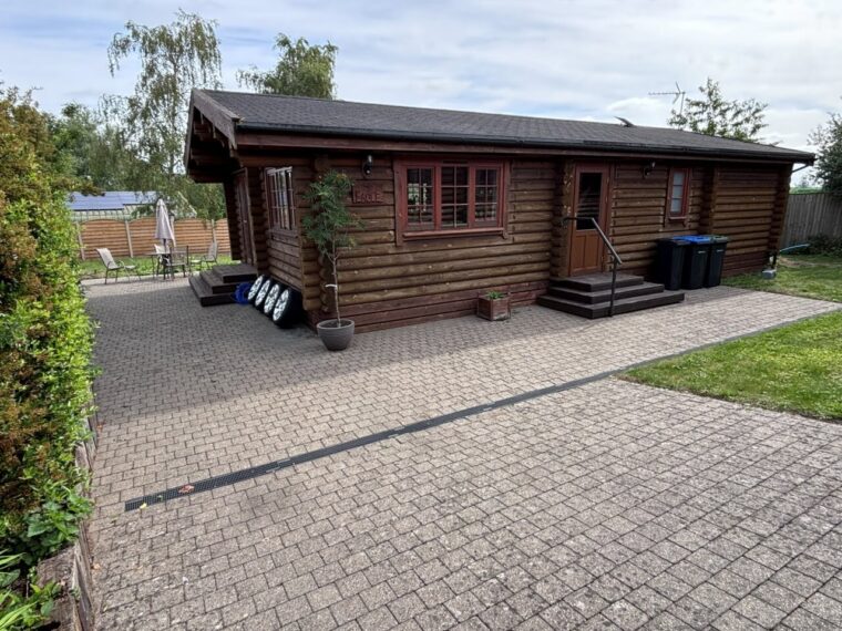 OSIERS COUNTRY LODGES, BURY ROAD, STUSTON, DISS IP21 4AJ